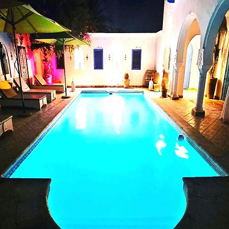 Dar hayat Villa Triffa Luaran gambar