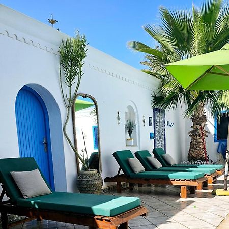 Dar hayat Villa Triffa Luaran gambar