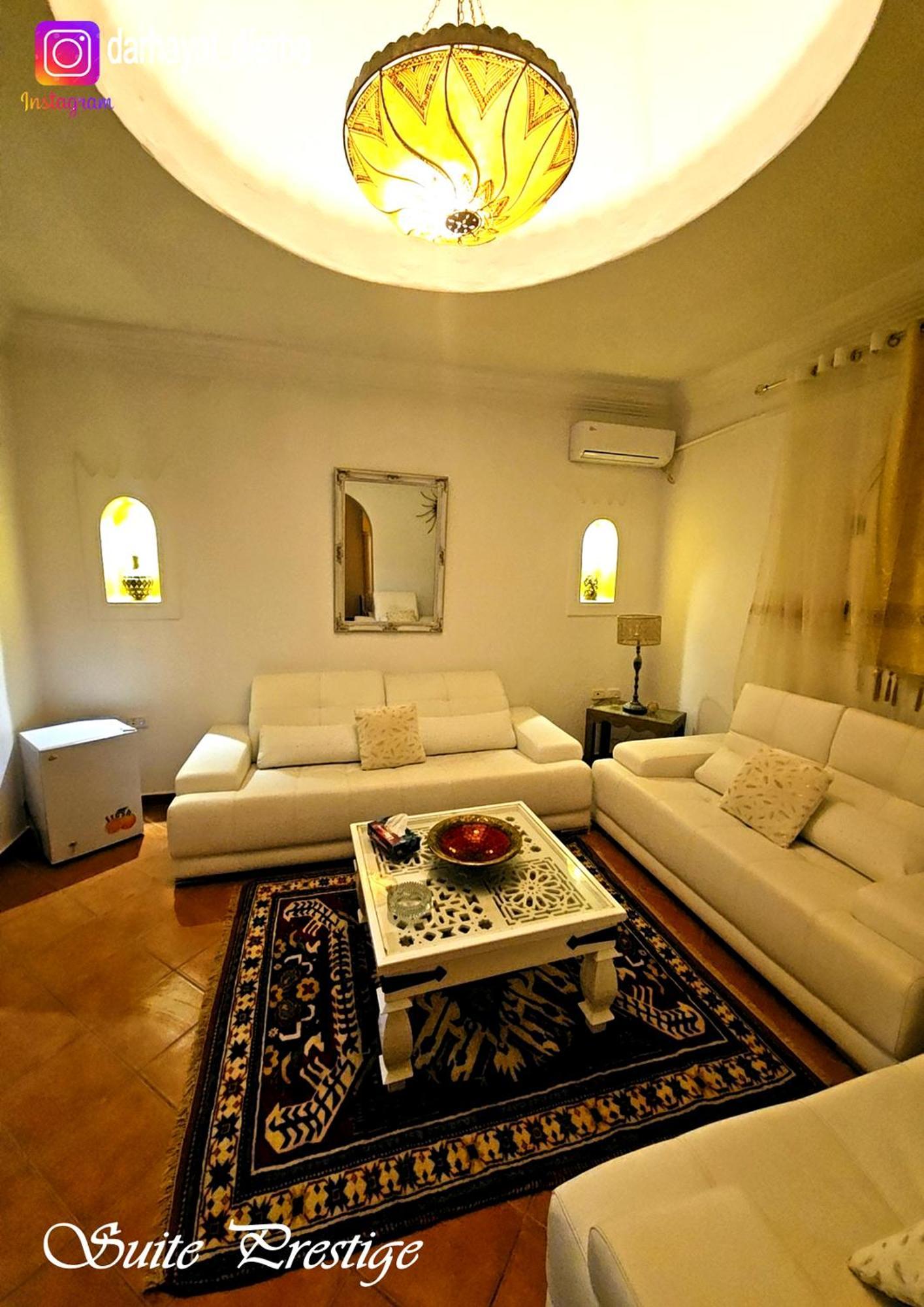 Dar hayat Villa Triffa Luaran gambar
