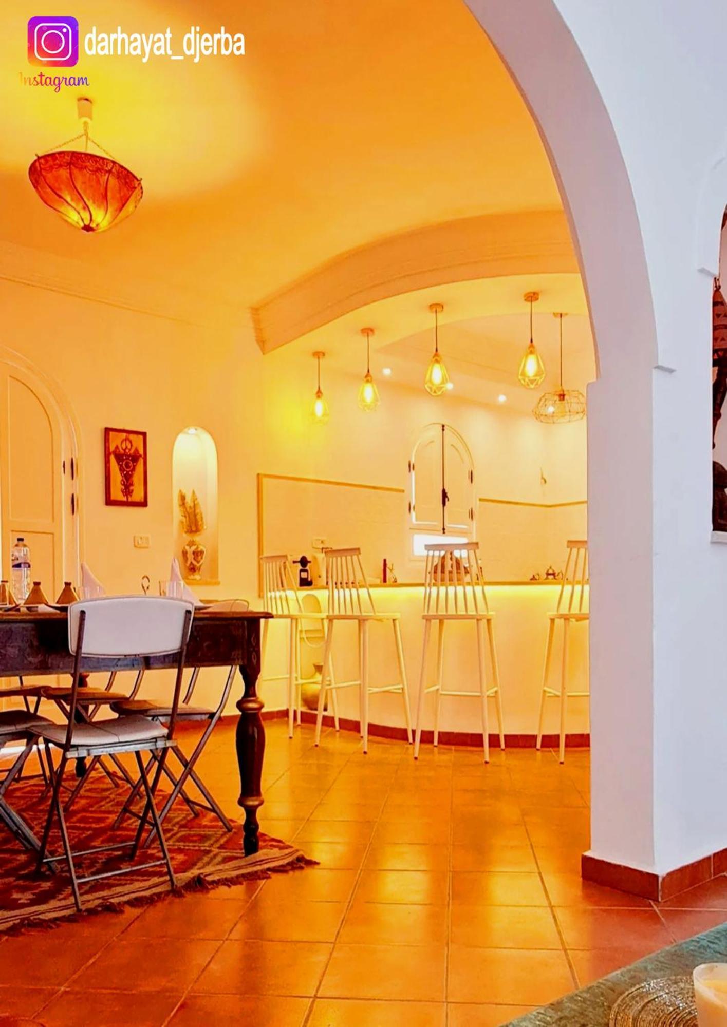 Dar hayat Villa Triffa Luaran gambar