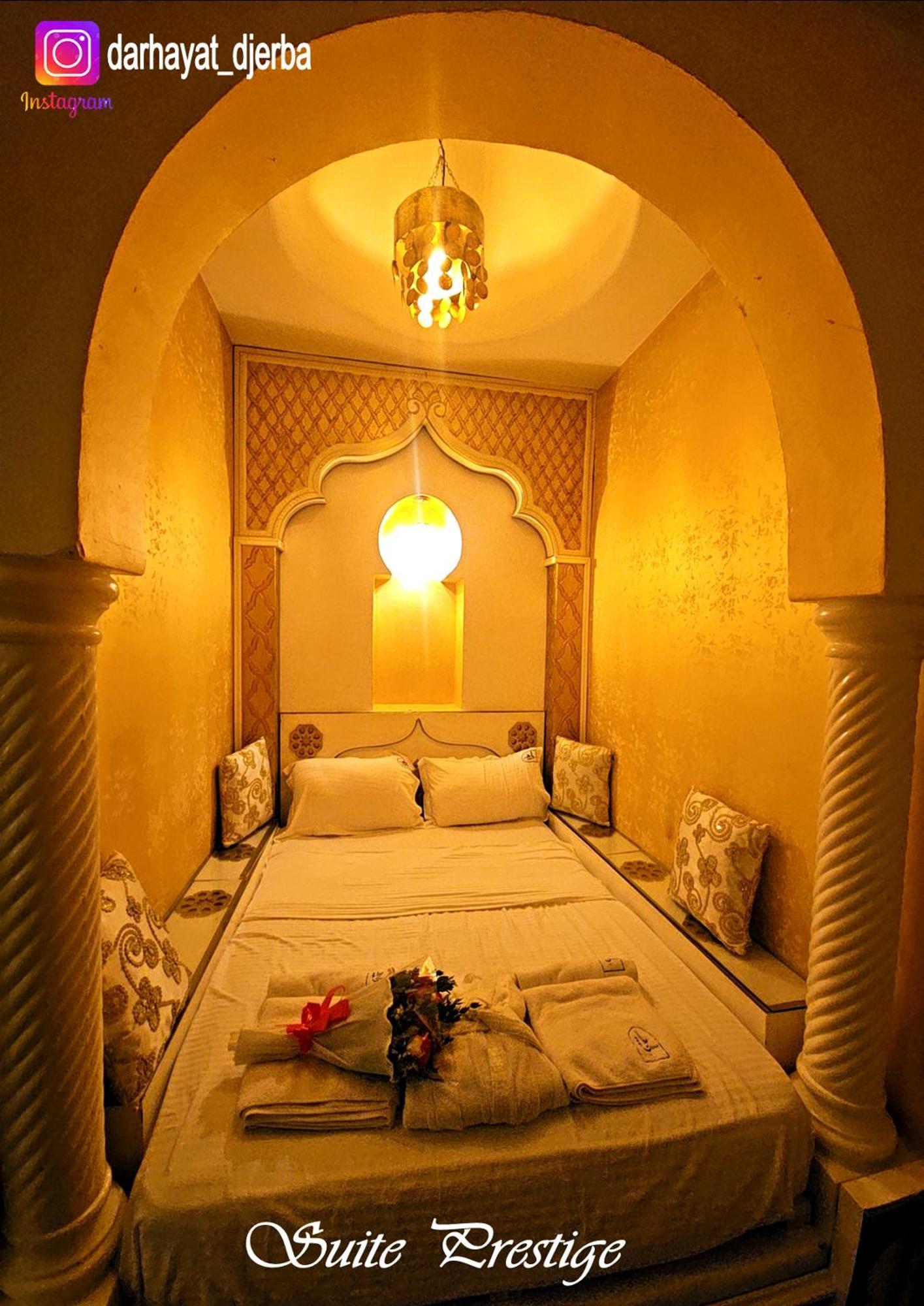 Dar hayat Villa Triffa Luaran gambar