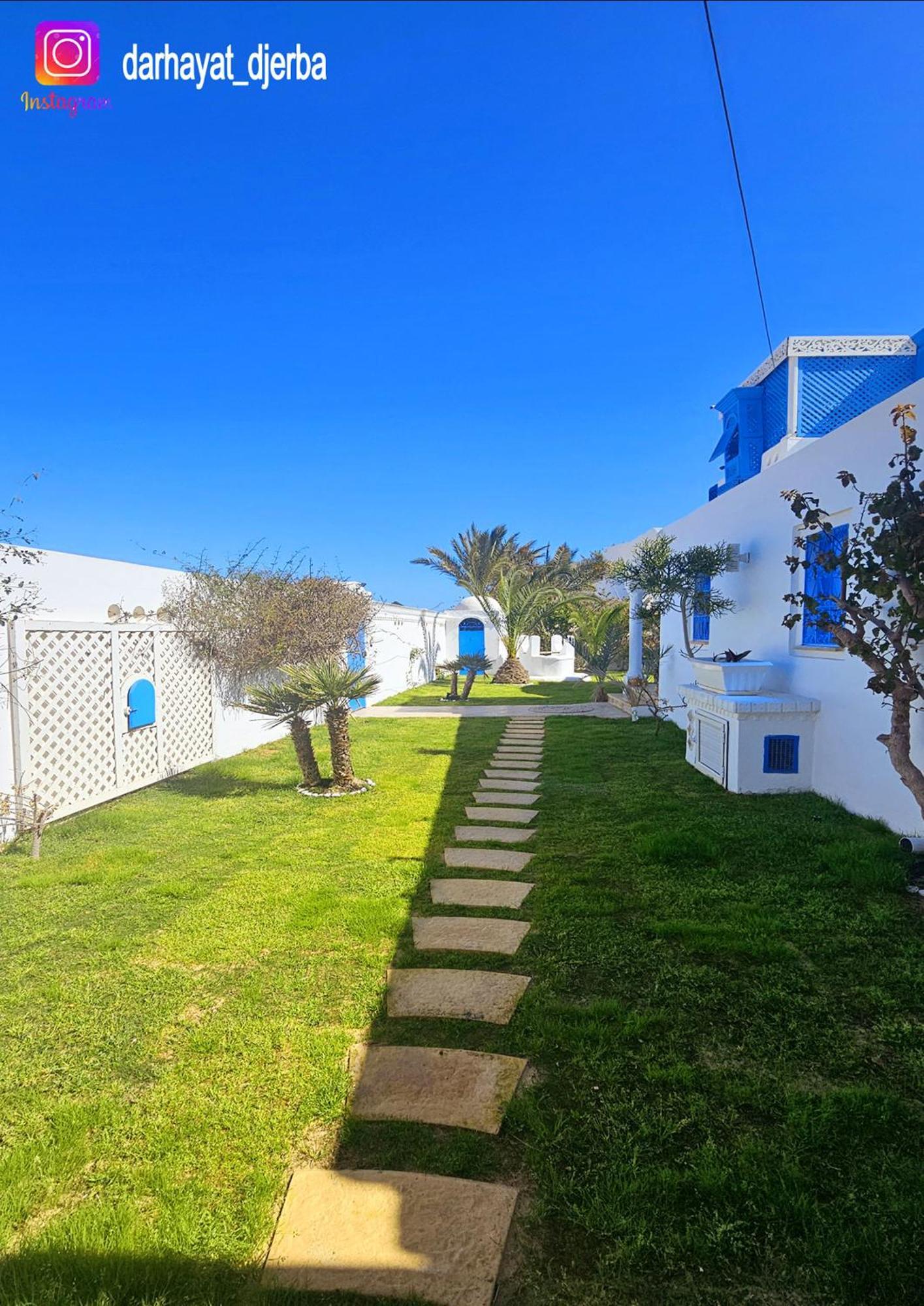 Dar hayat Villa Triffa Luaran gambar